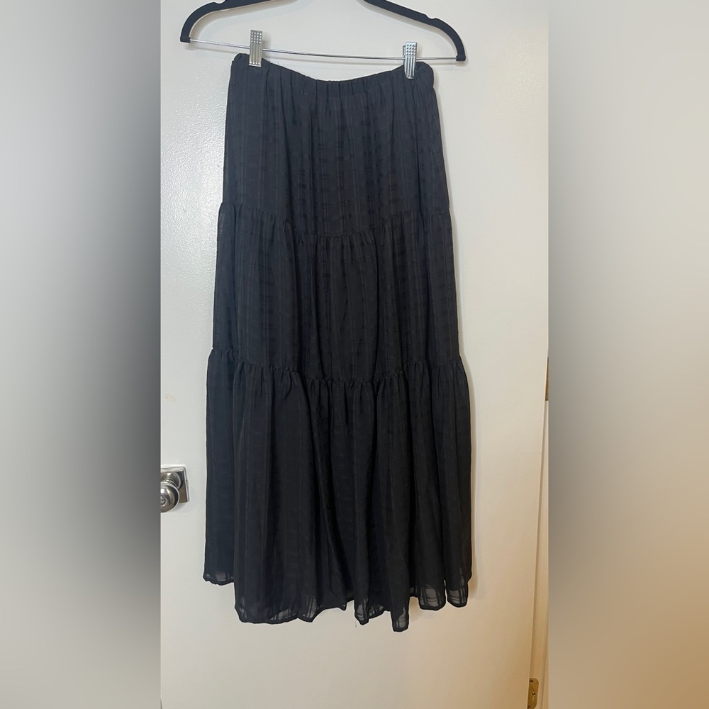 Tout a Coup Elegant Black Tiered Skirt